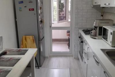 Apartament cu 2 camere decomandat în Micro 12 - 2