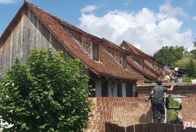 Se vinde casa ?ura lui Hientz din Alma Vii - 1