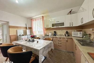 Casă cu 6 camere cu Teren 1650 Mp în Central - 12