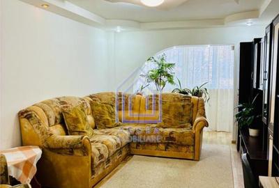 Apartament cu 3 camere decomandat în Universității