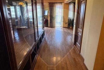 Apartament cu 3 camere în Central - 14