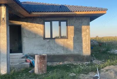 Vand casa tip parter seminifinisata - 2