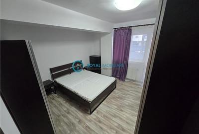 Royal Imobiliare - Vanzare apartament 3 camere zona 9 Mai - 5