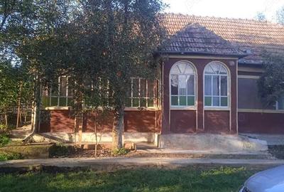 Vand casa in Visinelu cu 14 arii gradina - 2