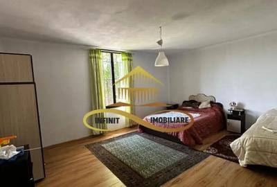 Casă cu 3 camere cu Canalizare în Secuieni - 1