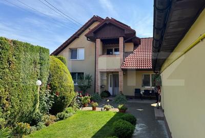 Casa, zona 0, vedere panoramica spre santurile Cetatii pretabila pentru investit - 1