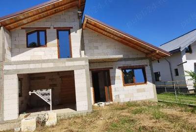 Casă cu Teren 1850 Mp în Sagna - 9