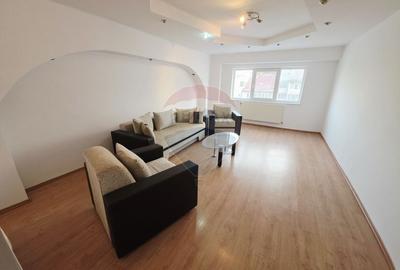 Apartament cu 2 camere decomandat în 1 Mai - 2