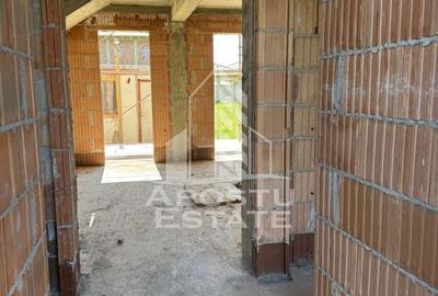 Case insiruite cu 3 camere, bucatarie inchisa, toate utilitatile. - 8