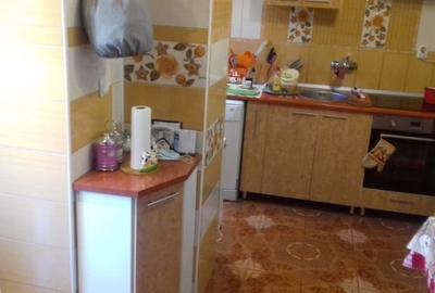 Apartament cu 4 camere decomandat în P-ța Victoriei - 4