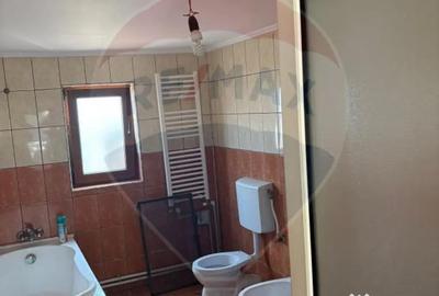 Casă cu 7 camere cu Canalizare în Mândrești-Munteni - 10