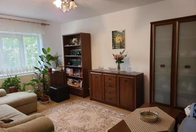 DE VANZARE, apartament 3 camere, mobilat si utilat, Al. T Ne - 6