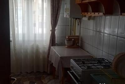 Apartament cu 4 camere decomandat în Burdujeni - 1