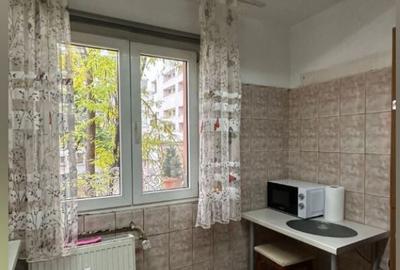 Apartament cu 4 camere decomandat în Titan - 9