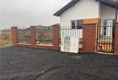 Duplex cu 4 camere cu Canalizare în Moșnița Nouă - 2