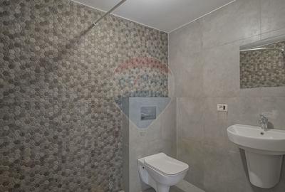 Casă cu 10 camere cu Teren 340 Mp în Florilor - 19