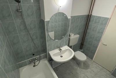 Vând  ap. 3 cam,et.1, anvelopat,cu garaj,cu 3 boxe  ,central  0745640674 - 6