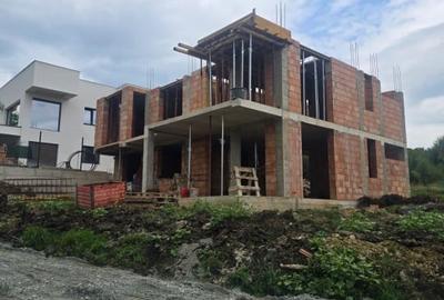 Casa moderna cu piscina suspendata, vedere panoramica in Cisnadioara. - 1