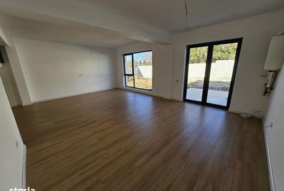 Casă cu 5 camere cu Canalizare în Central