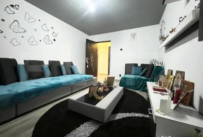 Apartament cu 3 camere decomandat în Micro 11 - 12