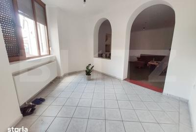 Casă cu 5 camere cu Teren 598 Mp în Central - 2