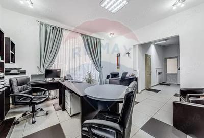 Spațiu comercial, de 130 mp, în Central - 6