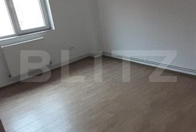 Apartament de vanzare cu 2 camere, 65 mp, Gaesti - 13