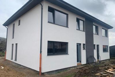 Duplex cu 4 camere, incalzire in pardoseala, panouri fotovol - 1