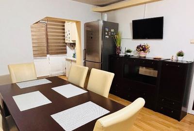 Inchiriez apartament cu 3 camere in Mioveni, zona Robea, etaj 1 - 3
