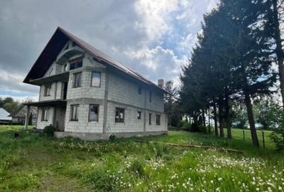 Casă cu 7 camere cu Teren 1674 Mp în Frătăuții Vechi