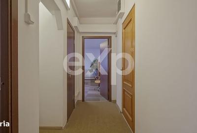 Apartament cu 4 camere decomandat în Astra