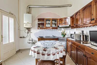 Apartament cu 4 camere semidecomandat în Central - 15