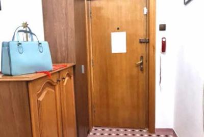 Apartament cu 3 camere decomandat în Capitale - 10