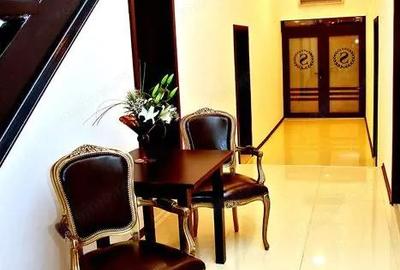 Spațiu comercial, de 600 mp, în Central - 3