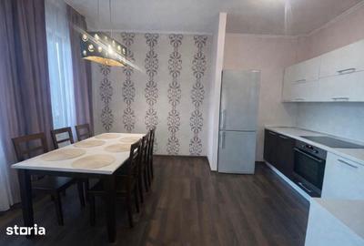 Casă cu 7 camere cu Teren 260 Mp în Central - 9