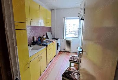 Apartament cu 2 camere semidecomandat în Micălaca - 1