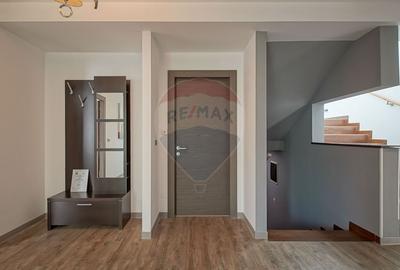 Apartament cu 4 camere semidecomandat, mobilat în Poiana Brașov - 49