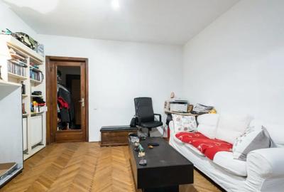Apartament cu 3 camere semidecomandat în Romană