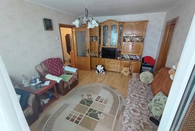 Apartament cu 2 camere nedecomandat în Obor