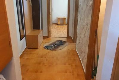 Apartament cu 2 camere decomandat în CET - 3