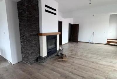 Casă cu 7 camere cu Teren 2000 Mp în Rădăuți - 9