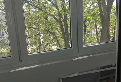 Apartament cu 3 camere semidecomandat în Exterior Vest