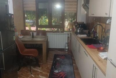 Casă cu Teren 365 Mp în Central