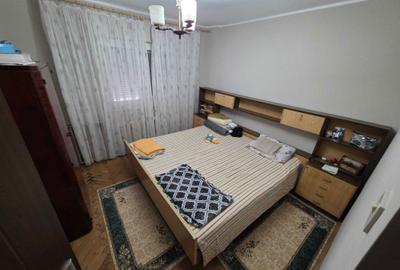 Apartament cu 4 camere decomandat în Central - 2