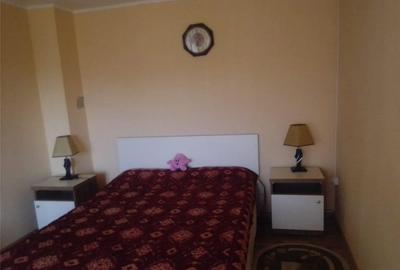 Casă cu 5 camere cu Teren 2500 Mp în Central - 1