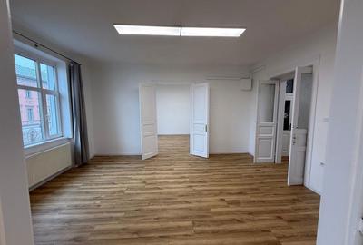 Apartament cu 4 camere în Central - 3