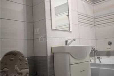 Apartament cu 3 camere decomandat în Micro II - 5