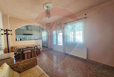 Casă cu 2 camere cu Teren 719 Mp în Central - 10