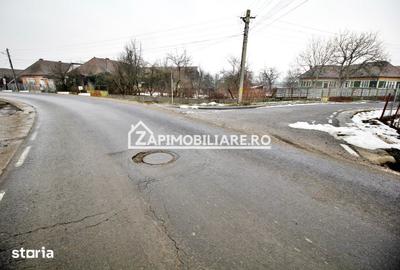 Casă cu 3 camere cu Canalizare în Central - 1