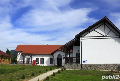 Casă cu 6 camere cu Teren 1973 Mp în Isverna - 3